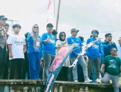 Garda Lutim Gelar Lomba Perahu Bala Bala di Sungai Malili