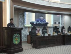 Bupati Irwan Sampaikan Jawabannya Atas Pandangan Umum Fraksi-Fraksi DPRD terhadap Lima Ranperda