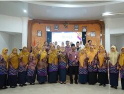 dr. Ani Nurbani Irwan lantik dan kukuhkan 31 Pengurus Pokja Bunda Paud Lutim