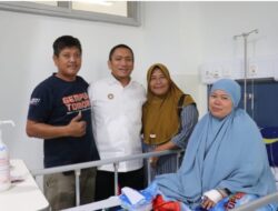 Wujud Kepedulian, Bupati Luwu Timur Jenguk Langsung Warganya di RS Unhas