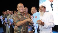 Pemkab Lutim Serahkan Bantuan Kendaraan Roda Dua kepada 98 Petugas Keagamaan