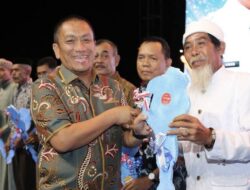 Pemkab Lutim Serahkan Bantuan Kendaraan Roda Dua kepada 98 Petugas Keagamaan